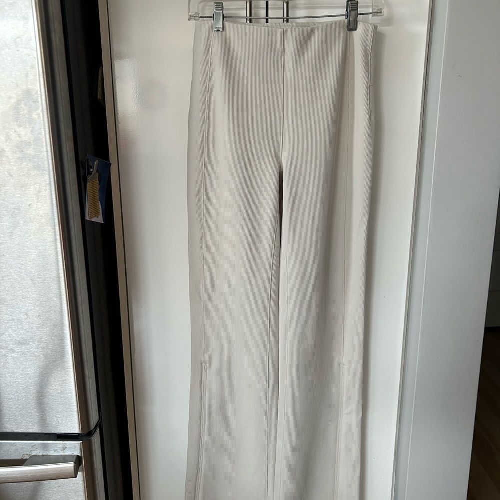 lululemon athletica White Opal, size 6 Pants